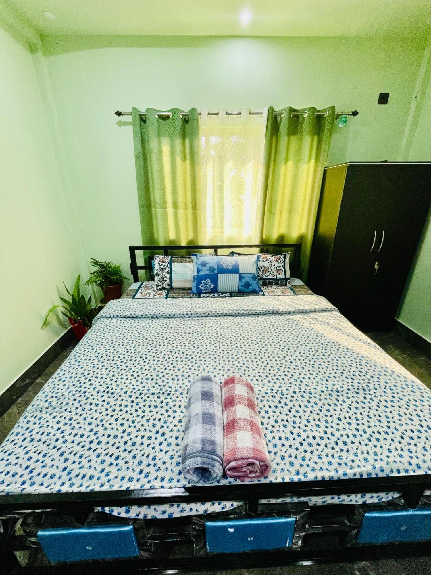 Deka'S Homestay Tezpur Exteriör bild